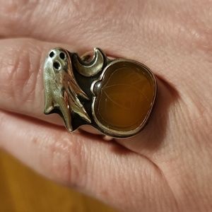 Dark fawn Ghost and pumpkin ring. Size 5.5